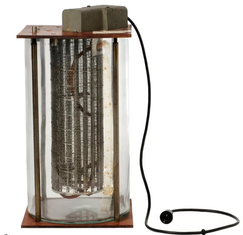 Foto av cylinder till dialysapparat konstruerad i Lund av Nils Alwall, 1940-talet. Källa SMHS-bildarkiv