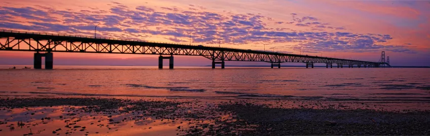 Foto över Öresnundsbron i solnedgång